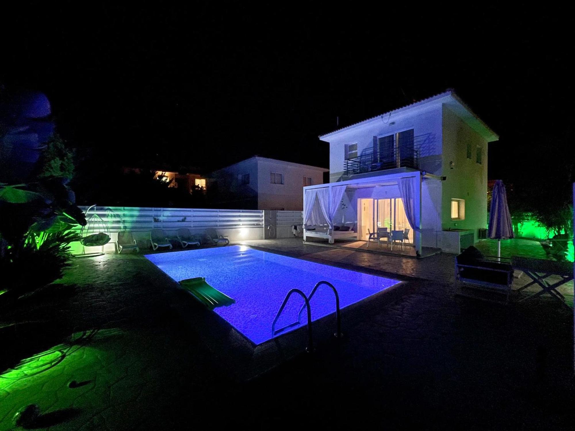 Villa Kolibri- Mythical Sands Paralimni Exterior photo